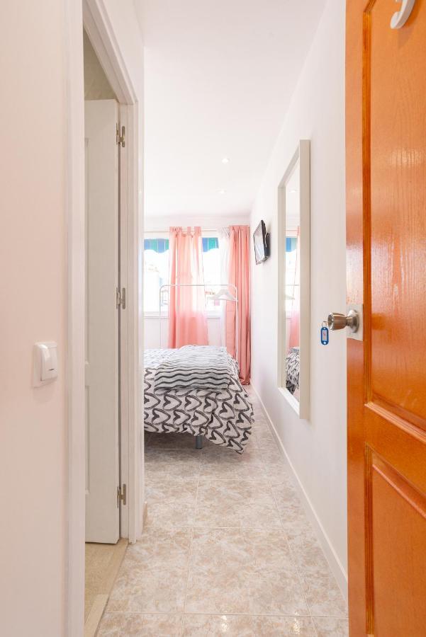 Rooms Breeze & Sun Малага Екстериор снимка