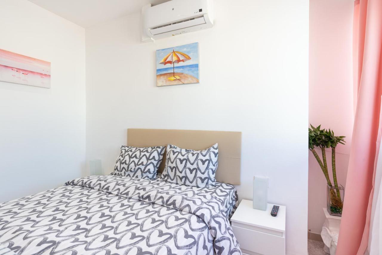 Rooms Breeze & Sun Малага Екстериор снимка