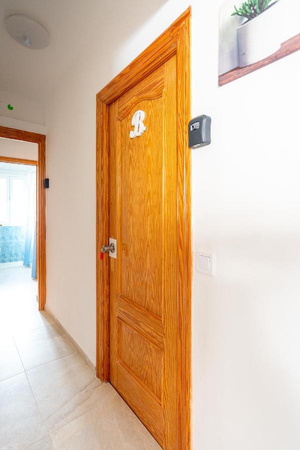 Rooms Breeze & Sun Малага Екстериор снимка