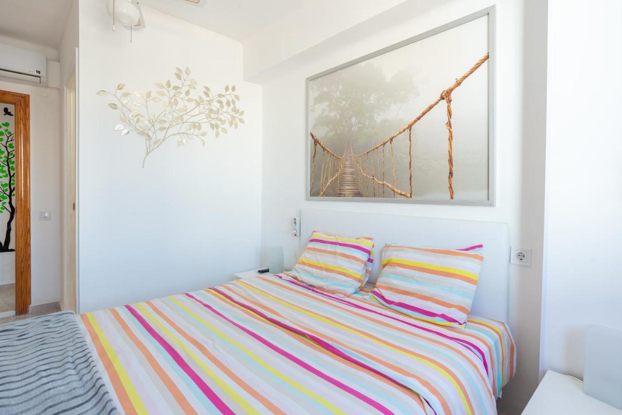 Rooms Breeze & Sun Малага Екстериор снимка