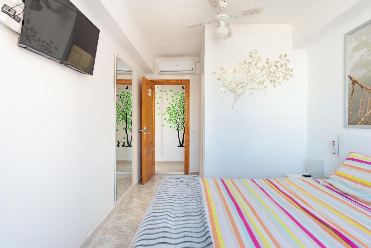 Rooms Breeze & Sun Малага Екстериор снимка